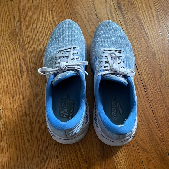 Brooks Women's Adrenaline GTS 22 Supportive Running Shoe - Picture 7 of 10